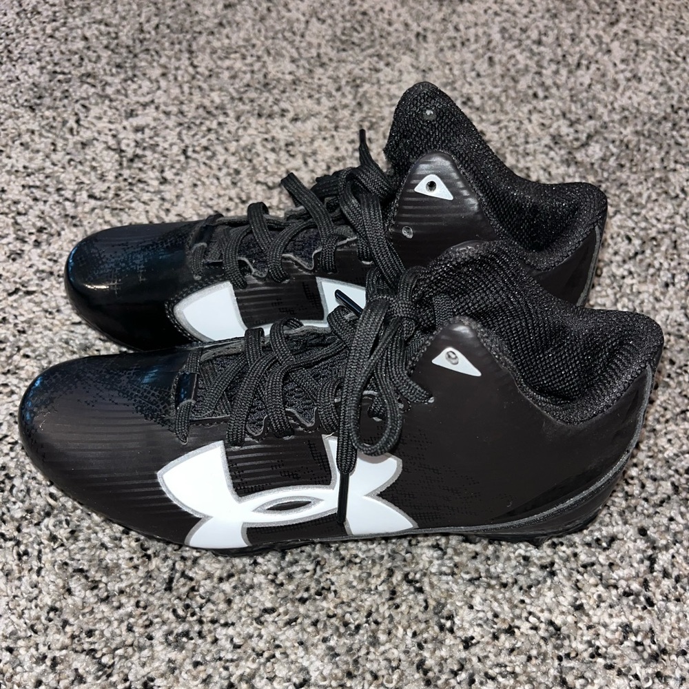 Youth Under Armour cleats